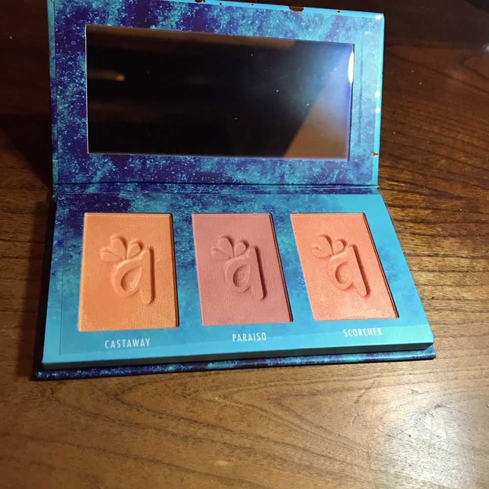 Alamar blush palette